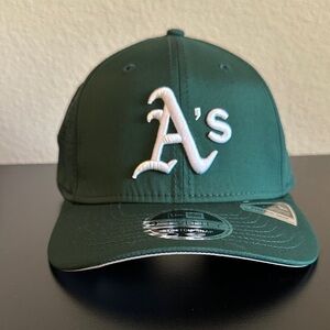 NEW Oakland A's New Era Dark Green Stretch-Snap Cap with White Embroidery